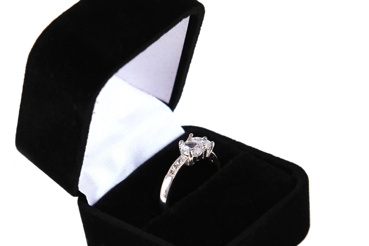 Vendere oro per pagare debiti: quando è una scelta sbagliata e quando invece lo devi fare per forza maggiore