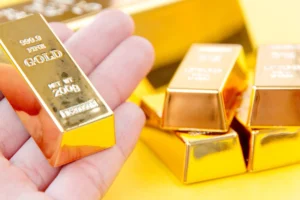 Lo sai che non puoi vendere i lingotti d’oro in un compro oro: ecco cosa dice l’esperto e cosa prevede davvero la legge
