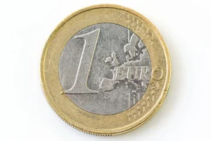 Come distinguere una moneta da 1 euro rara che può valere tanti soldi