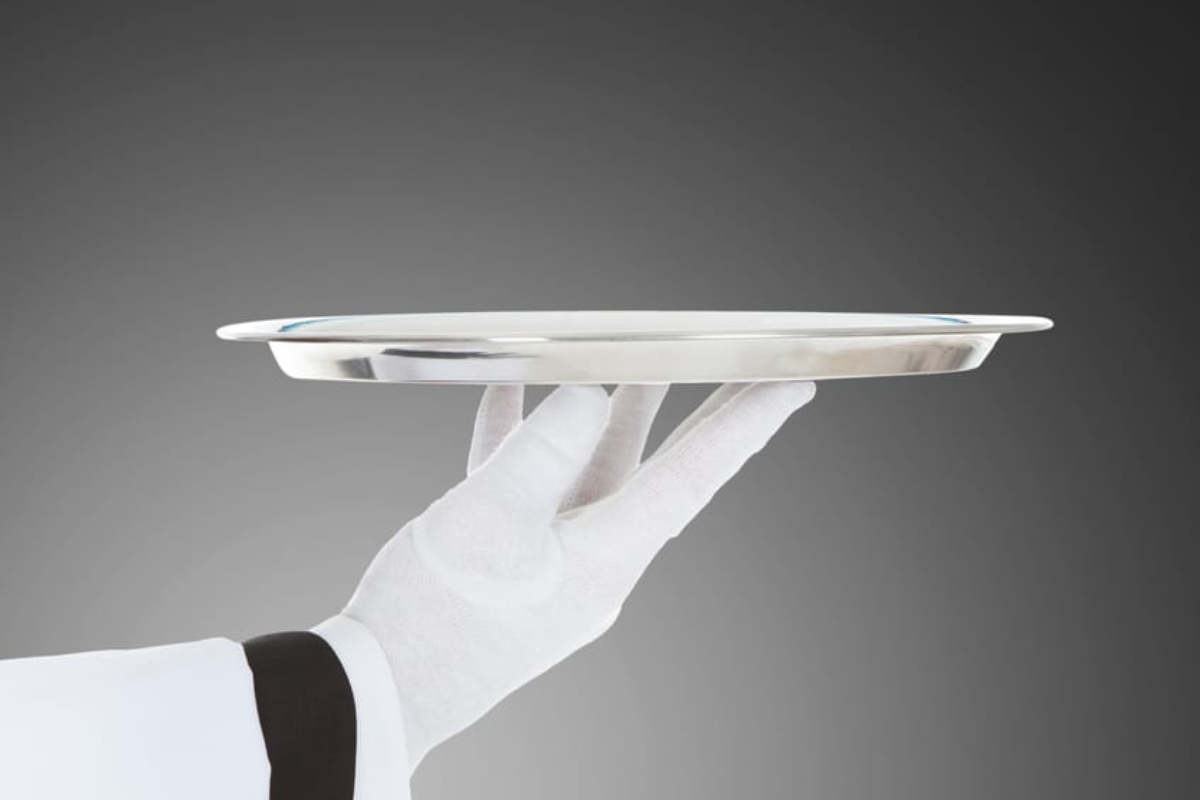 Perché i vecchi vassoio d'argento stanno prendendo valore: l'esperto ci spiega i motivi